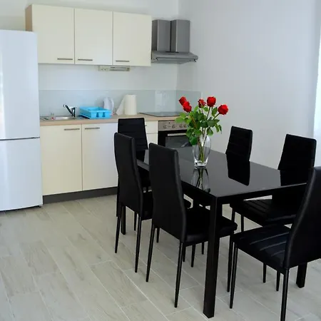 Apartment Paulina *