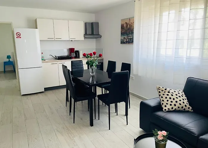 Paulina * 特罗吉尔